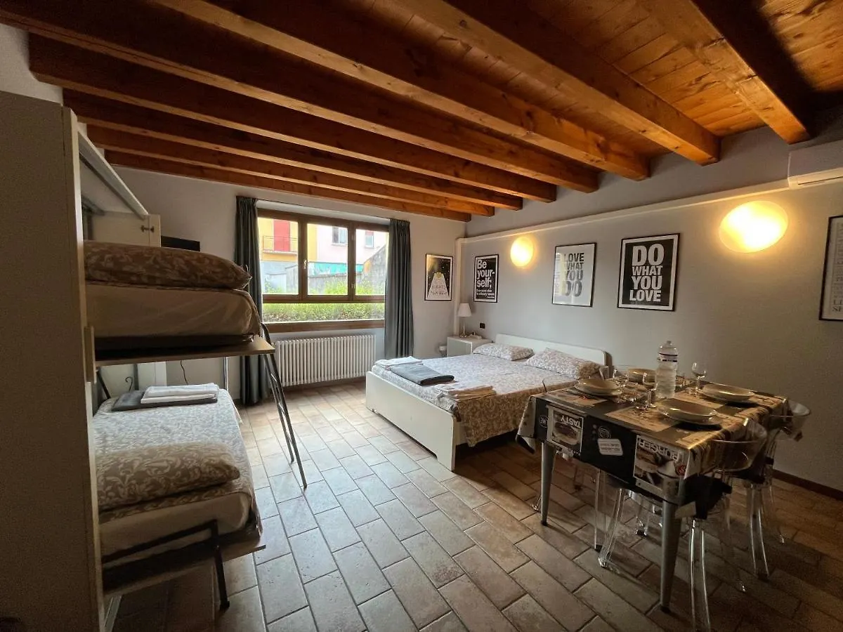 Cozy Flat + Parking Close To City Center/Airport Bérgamo